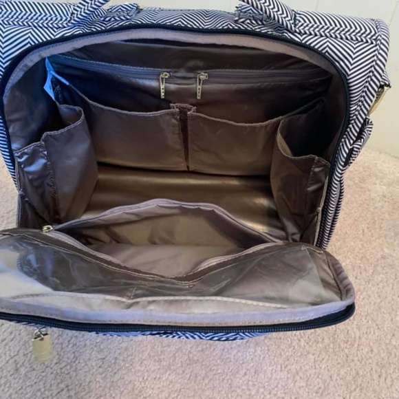 Jujube Diaper Bag - Picture 3 of 8